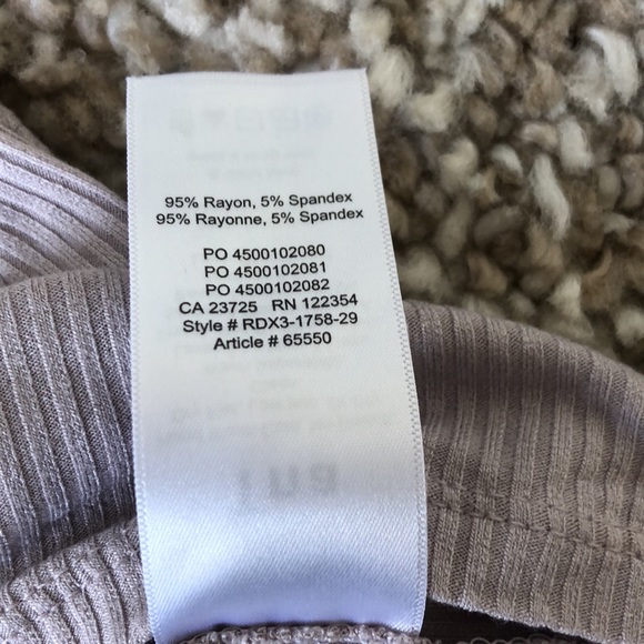 Aritzia TNA Lavender Ribbed Crop Tank Top Sz S - Picture 5 of 8